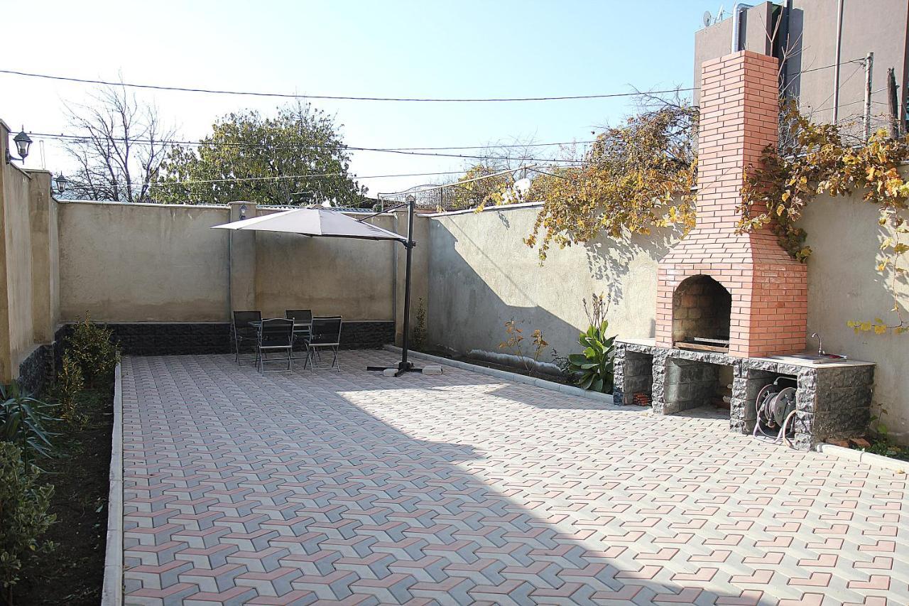 Hotel Dany Tbilisi Bagian luar foto