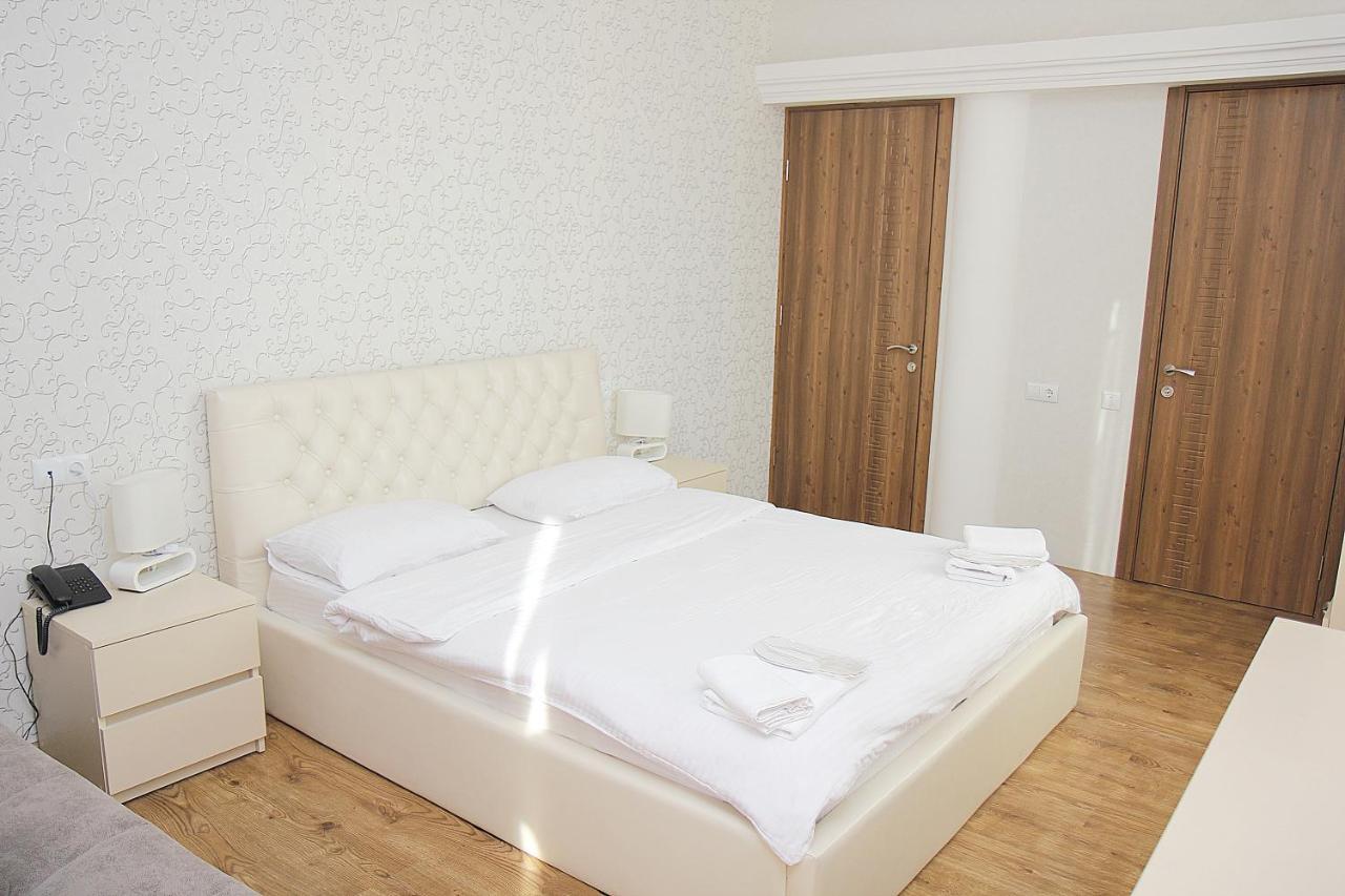 Hotel Dany Tbilisi Bagian luar foto