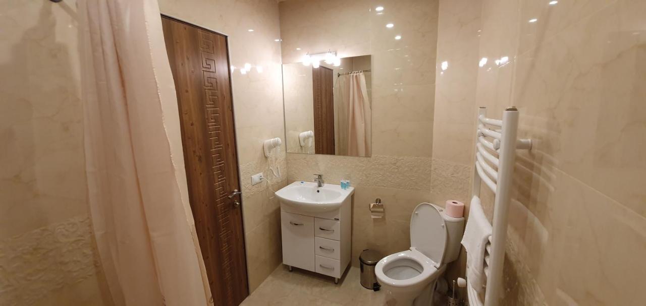 Hotel Dany Tbilisi Bagian luar foto