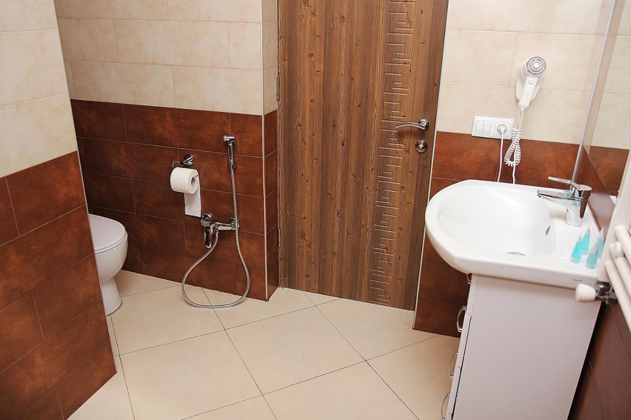 Hotel Dany Tbilisi Bagian luar foto