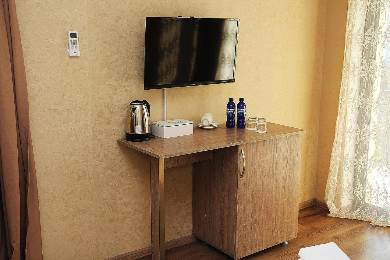 Hotel Dany Tbilisi Bagian luar foto
