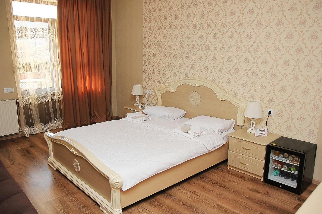 Hotel Dany Tbilisi Bagian luar foto