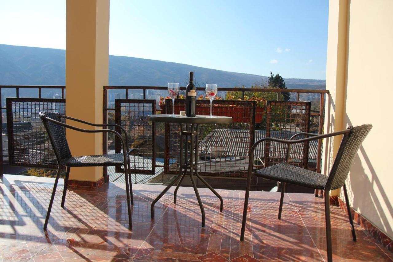 Hotel Dany Tbilisi Bagian luar foto