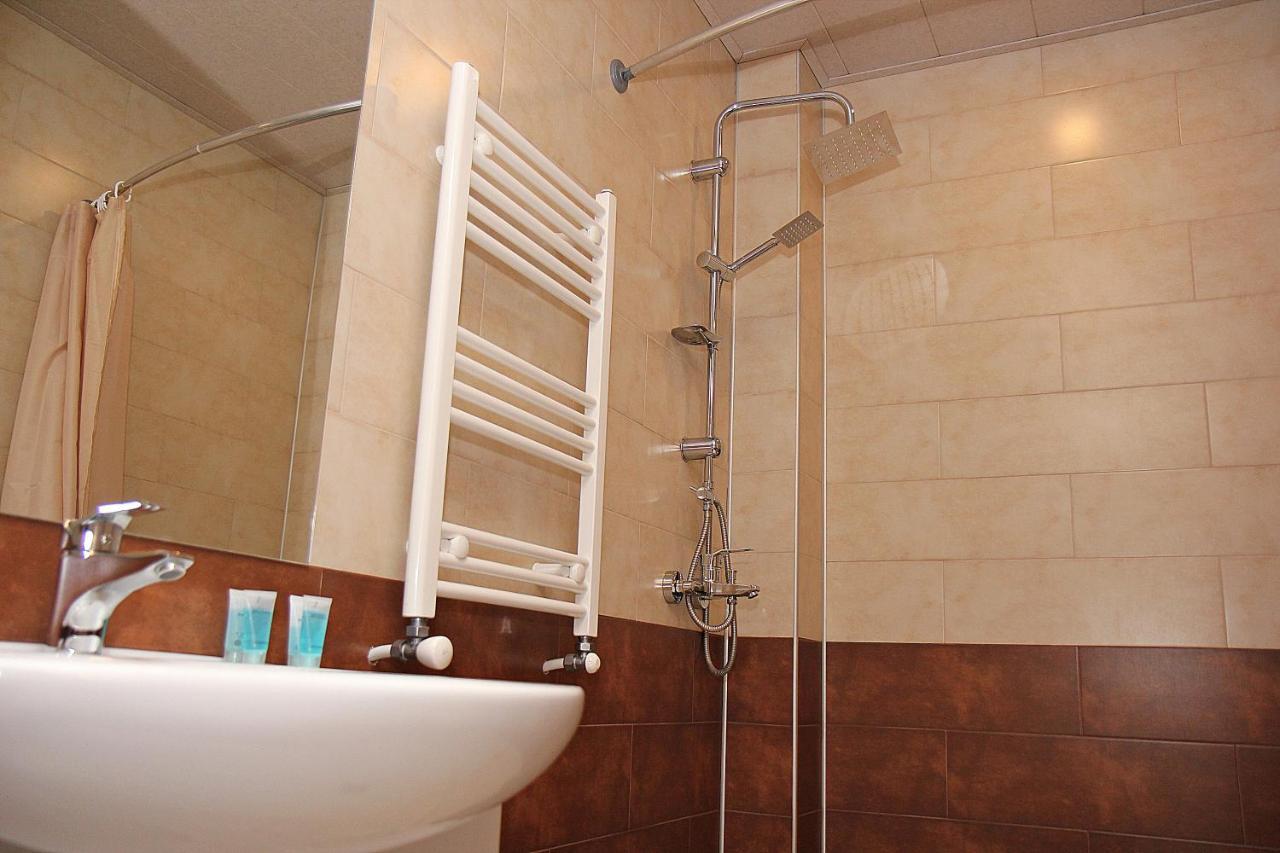 Hotel Dany Tbilisi Bagian luar foto