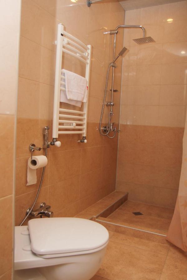 Hotel Dany Tbilisi Bagian luar foto