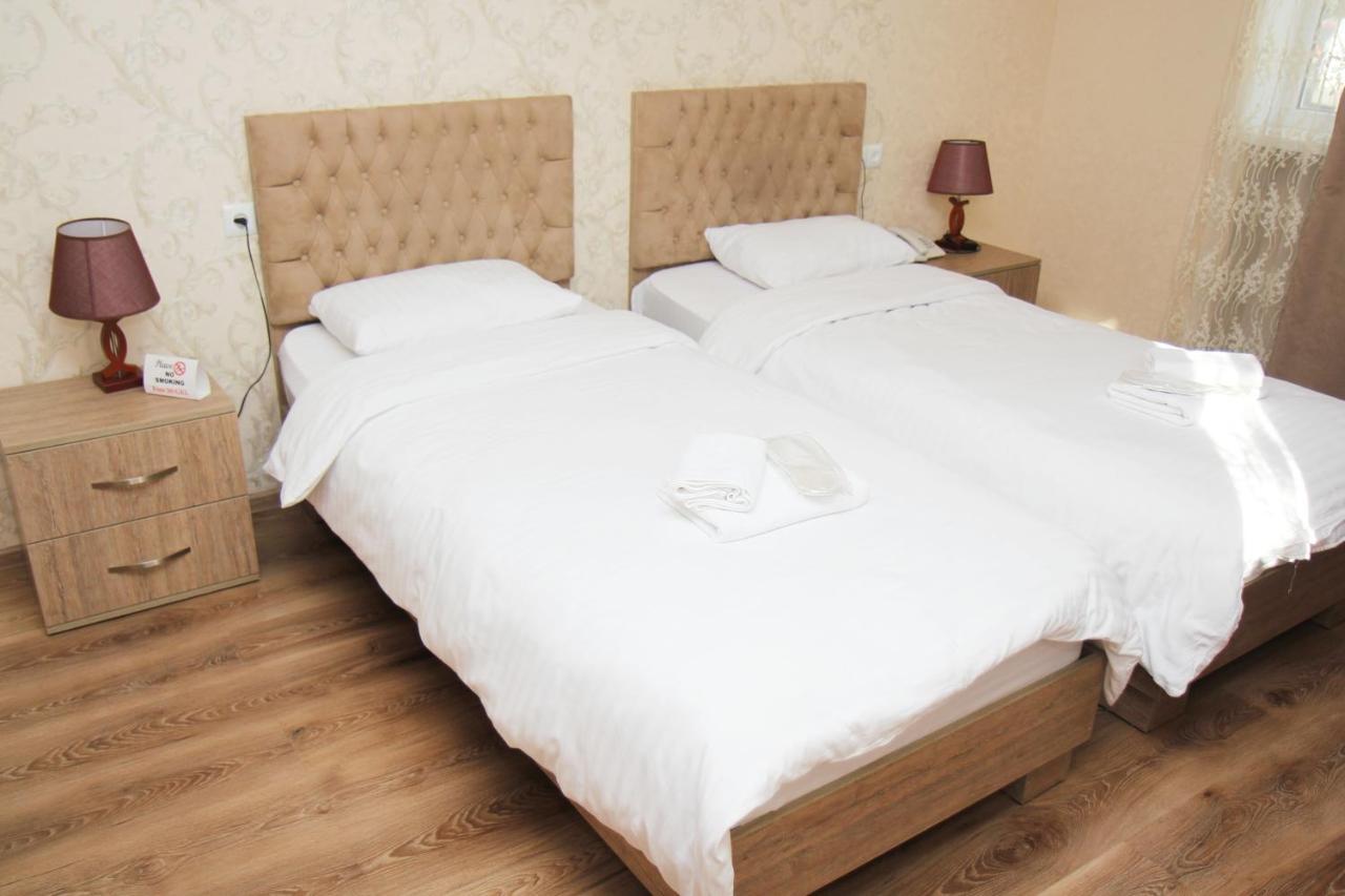 Hotel Dany Tbilisi Bagian luar foto